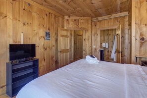 2 bedrooms, individually decorated, individually furnished, free WiFi