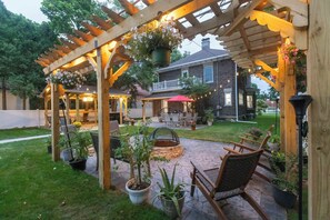 Casa, varias camas, patio, vista al jardín (It’s Showtime) | Vista desde la habitación