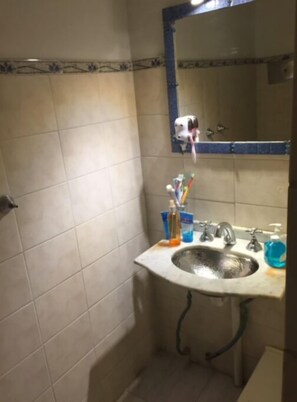 Toallas y papel de baño 