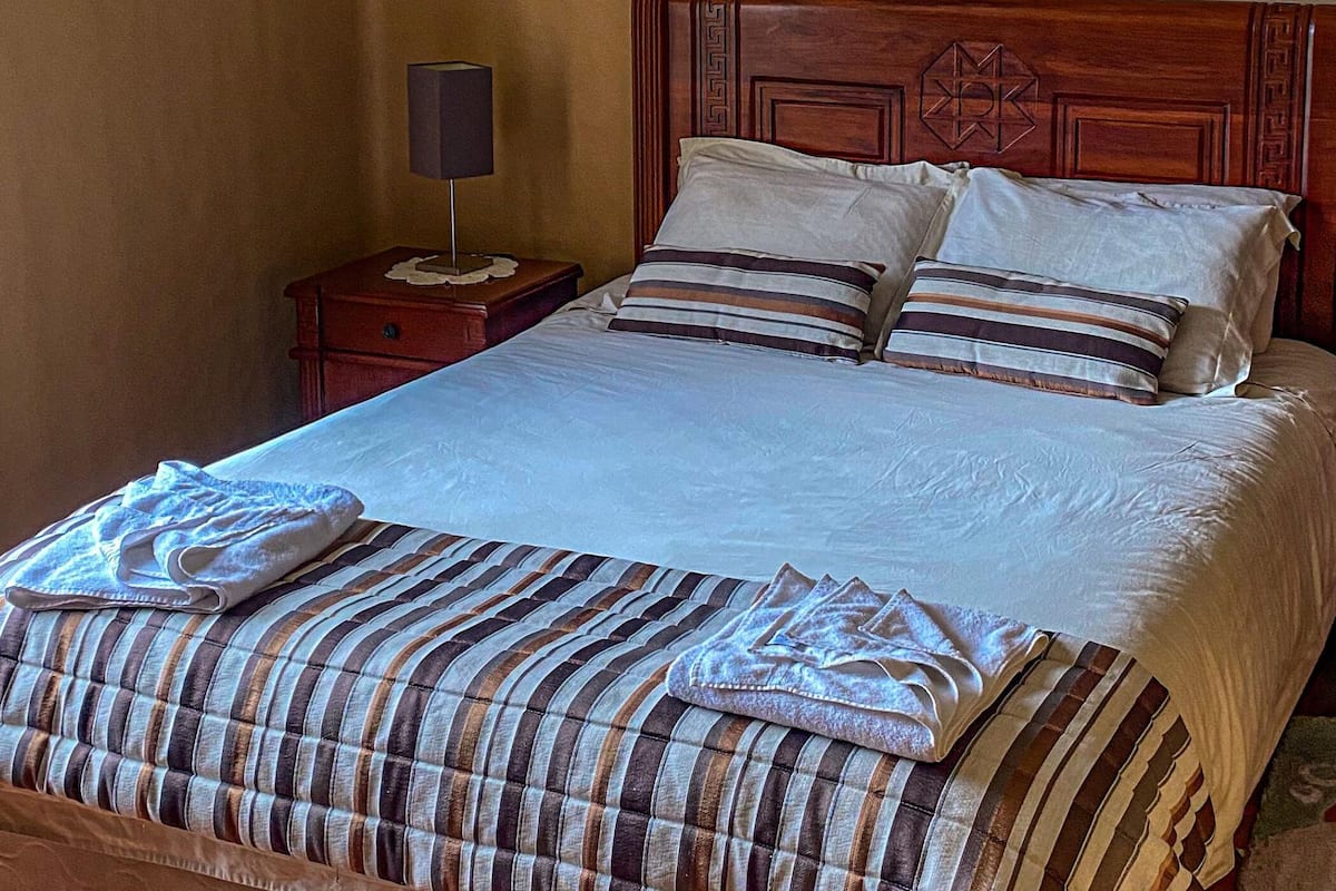 Hypo-allergenic bedding, free WiFi