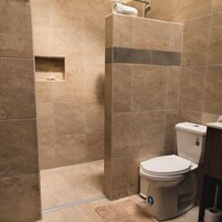 Artículos de tocador gratuitos, toallas, jabón, shampoo