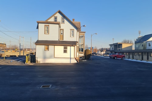 DuBois Manor Motel 