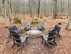 Property grounds - 5BR/4BA, Pools, Sauna, Fun Double Bunk Bed Room with game room and fire pit! (East Stroudsburg)