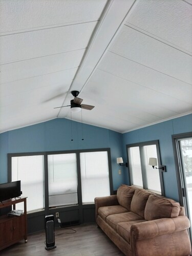 Park unit #4 for rent by Silver Lake NY 
