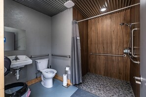 Douche, savon, shampoing, papier toilette