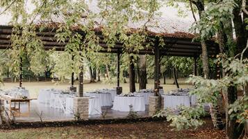 Espace banquet en plein air