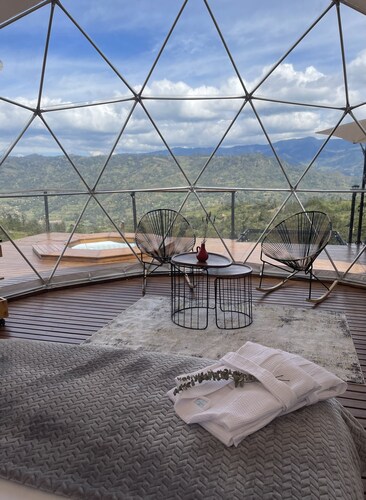 Luxury Glamping Dome With Jacuzzi & Mountain View