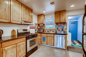 Fridge, microwave, oven, stovetop - Cozy Highland Hideout I Kitchen I Parking I WFH (Denver)