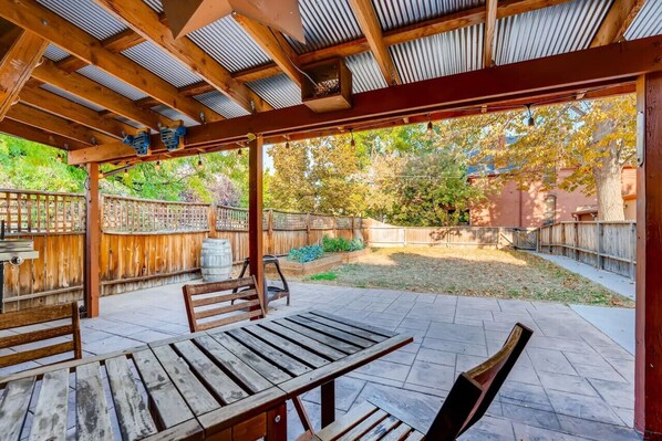Outdoor dining - Cozy Highland Hideout I Kitchen I Parking I WFH (Denver)
