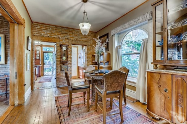 تناول الطعام