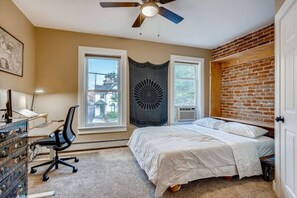 2 soveværelser, skrivebord, strygejern/strygebræt, Wi-Fi