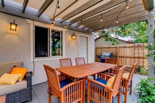 Outdoor dining