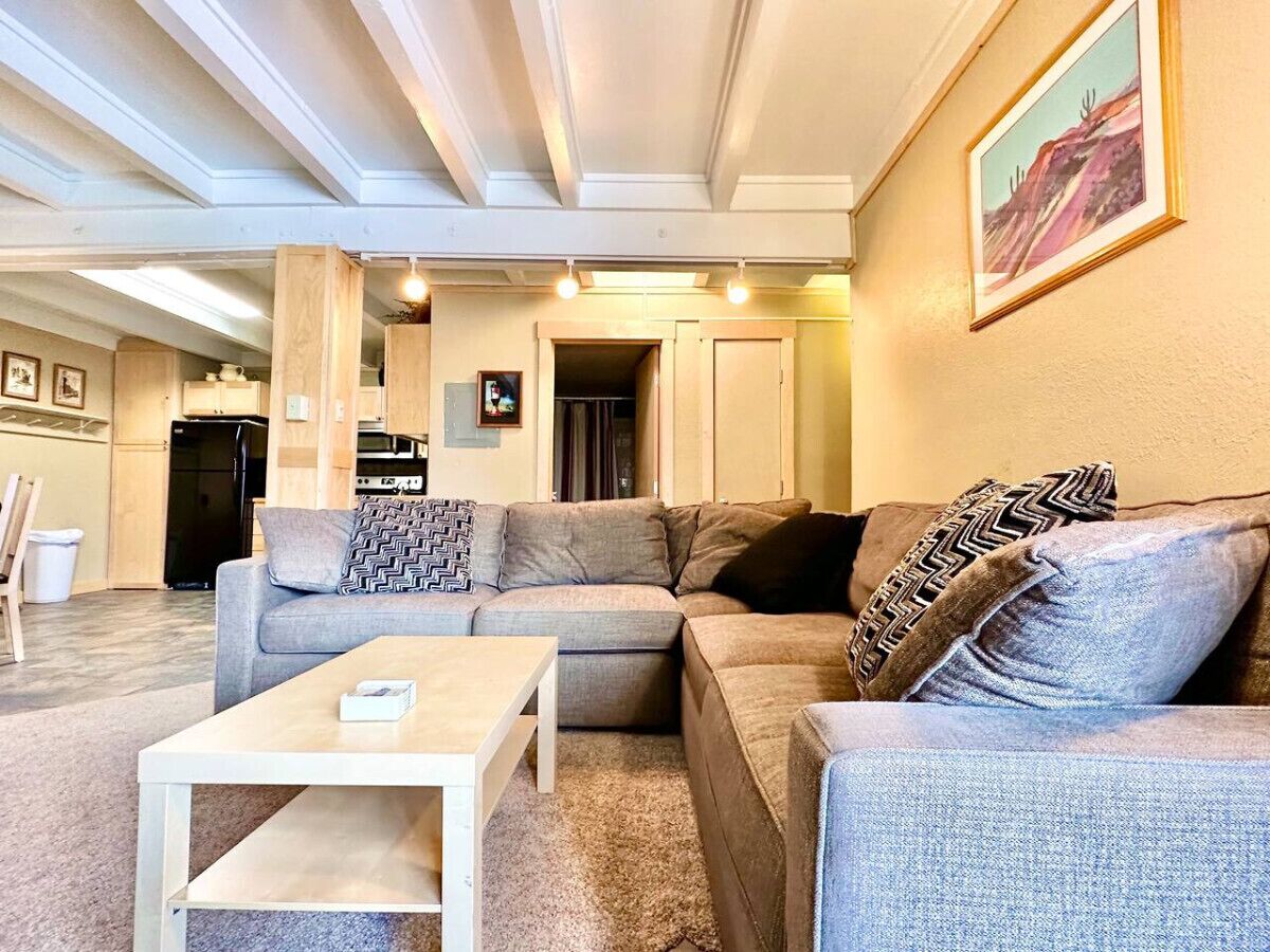 Smart-tv och eldstad