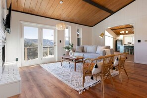 Televisor intel·ligent i llar de foc