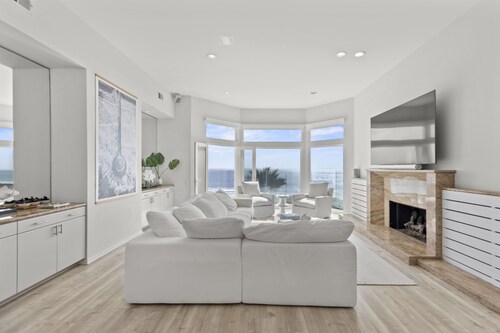 OCEAN FRONT + TOP FLOOR, 4 BEDROOM MANHATTAN BEACH HOUSE