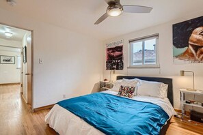 2 dormitorios, escritorio, tabla de planchar con plancha y wifi