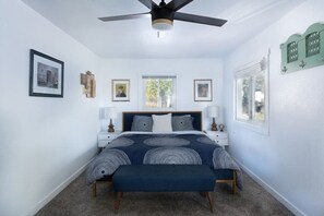 2 bedrooms, desk, iron/ironing board, WiFi