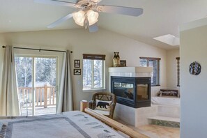 3 bedrooms, desk, iron/ironing board, WiFi