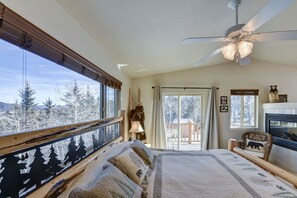 3 bedrooms, desk, iron/ironing board, WiFi