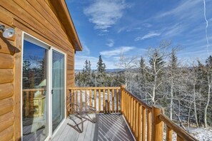 Property grounds - Cabin on 13 acres w/ Pool Table & Jacuzzi Tub! (Jefferson)