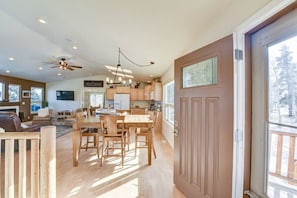 Dining - Cabin on 13 acres w/ Pool Table & Jacuzzi Tub! (Jefferson)