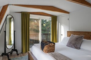 2 عدّة غرف نوم ومكتب ومكواة/لوح كي وسرير سفر