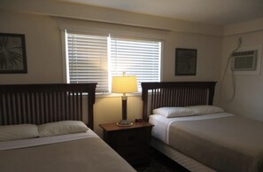Interior - Hi-Way Motel (Portage La Prairie)