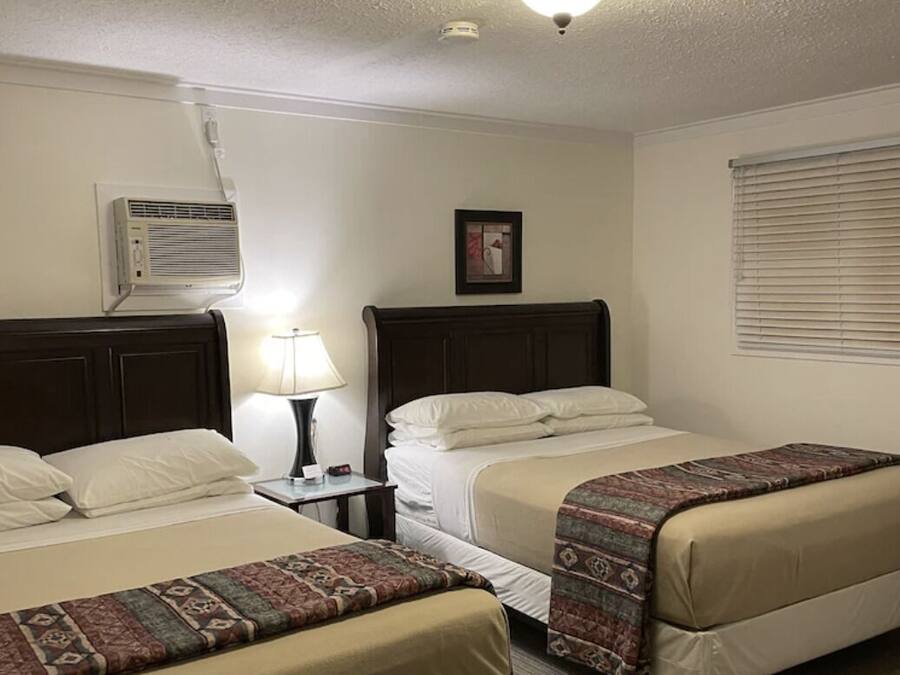 Deluxe Double Room | Individually decorated, individually furnished, free WiFi, bed sheets