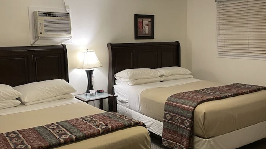 Hi-Way Motel