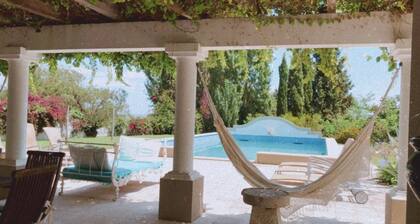 Country house with 4 bedrooms, fireplace and pool! 25 minutes from Lisbon