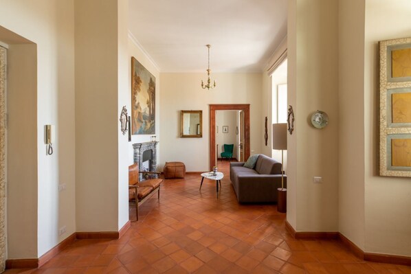 Fireplace - iFlat | Spanish Steps at Your Feet (Roma)