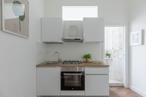 雪櫃、焗爐、爐具、咖啡機/沖茶器