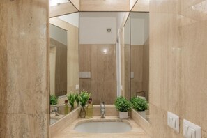 Shower, hair dryer, bidet - iFlat | Historic Apartament in Campo de Fiori (Roma)