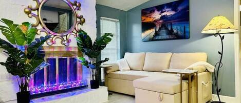 智能电视、桌上足球