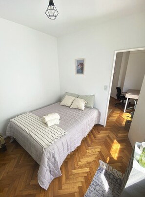 1 camera, ferro/asse da stiro, Wi-Fi, lenzuola