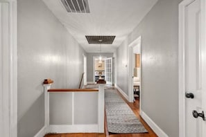 Interior - Spacious Waco Bear Den-5 BR/4BA + Mother-in-law Suite • Attached Garage•Hottub
 (Waco)