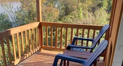 The Cedar Cabin @ River's Edge Bed & Breakfast