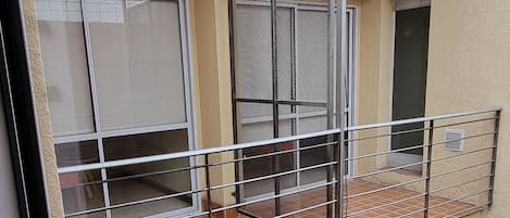 Basic Apartment | Terrace/patio