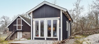 Gorgeous home in Sturkö with kitchen