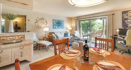 Pet-Friendly 55+ Green Valley Home w/ Golf Gear!