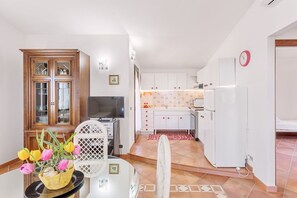 Fridge, microwave, oven, stovetop - Domu Elgive first floor (Tertenia)