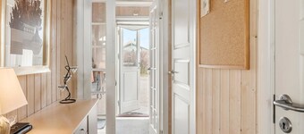 4 bedroom cozy home in Stege