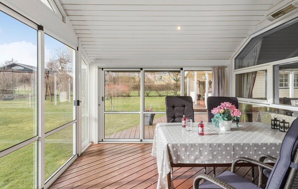 Dining - 4 bedroom cozy home in Stege (Stege)