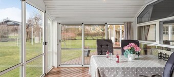 4 bedroom cozy home in Stege