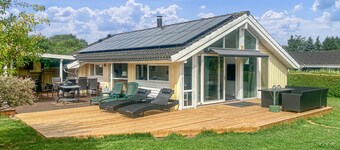 4 bedroom cozy home in Stege