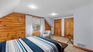 4 bedrooms, desk, free WiFi, bed sheets