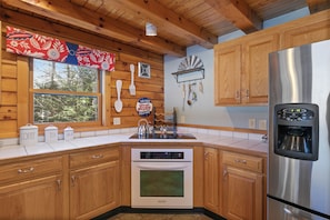 Refrigerador, microondas, horno, placa de cocina