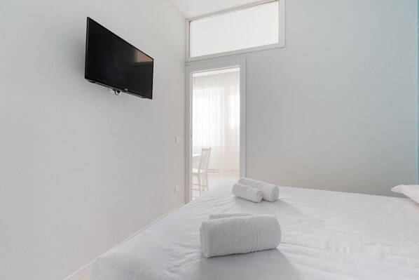 1 bedroom, iron/ironing board