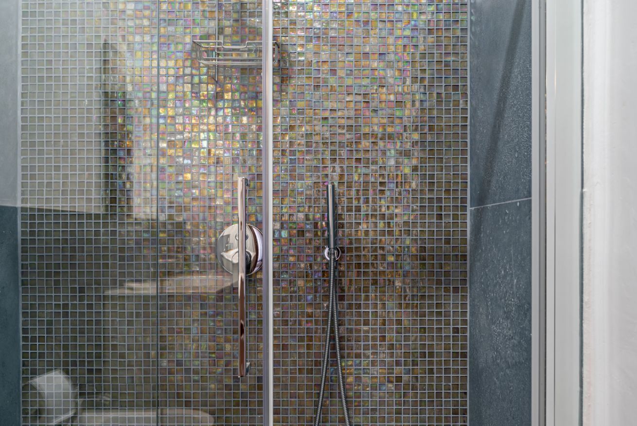 Dusche, Haartrockner, Bidet, Handtücher