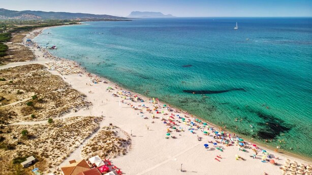 Beach - CASA DORA: ELEGANT THREE-ROOM APARTMENT, very close to the beaches of Li Cuppula (Budoni)